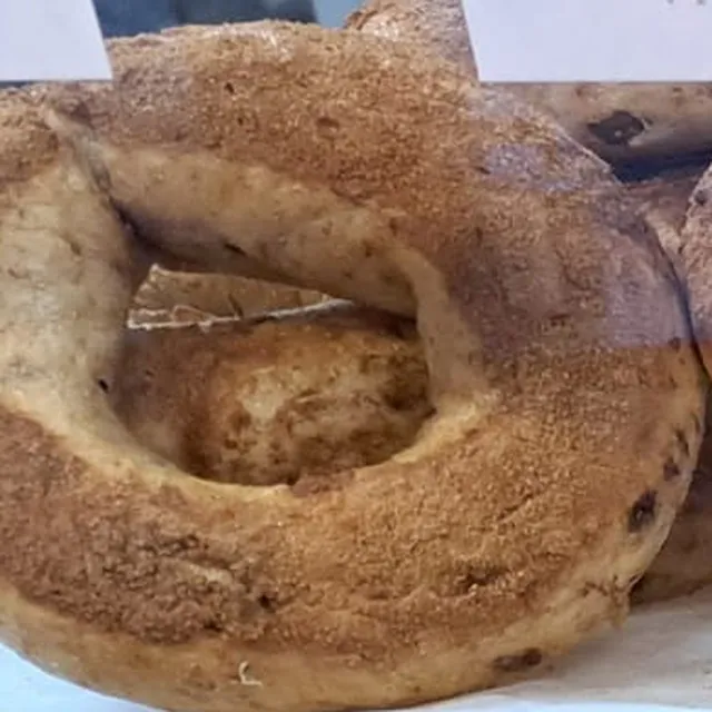 Cinnamon Raisin bagel